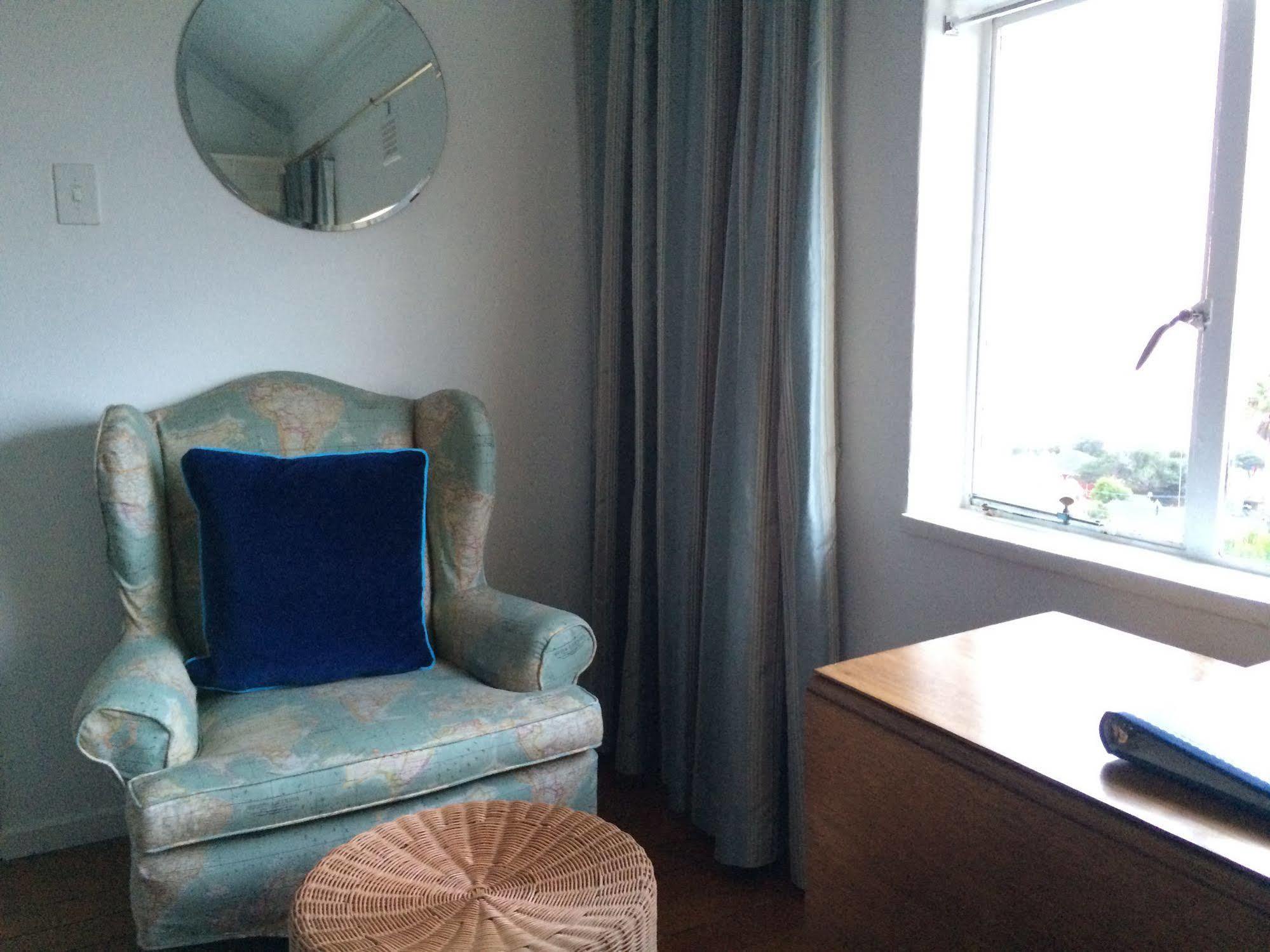 Blue On Blue Bed And Breakfast St. James Eksteriør billede