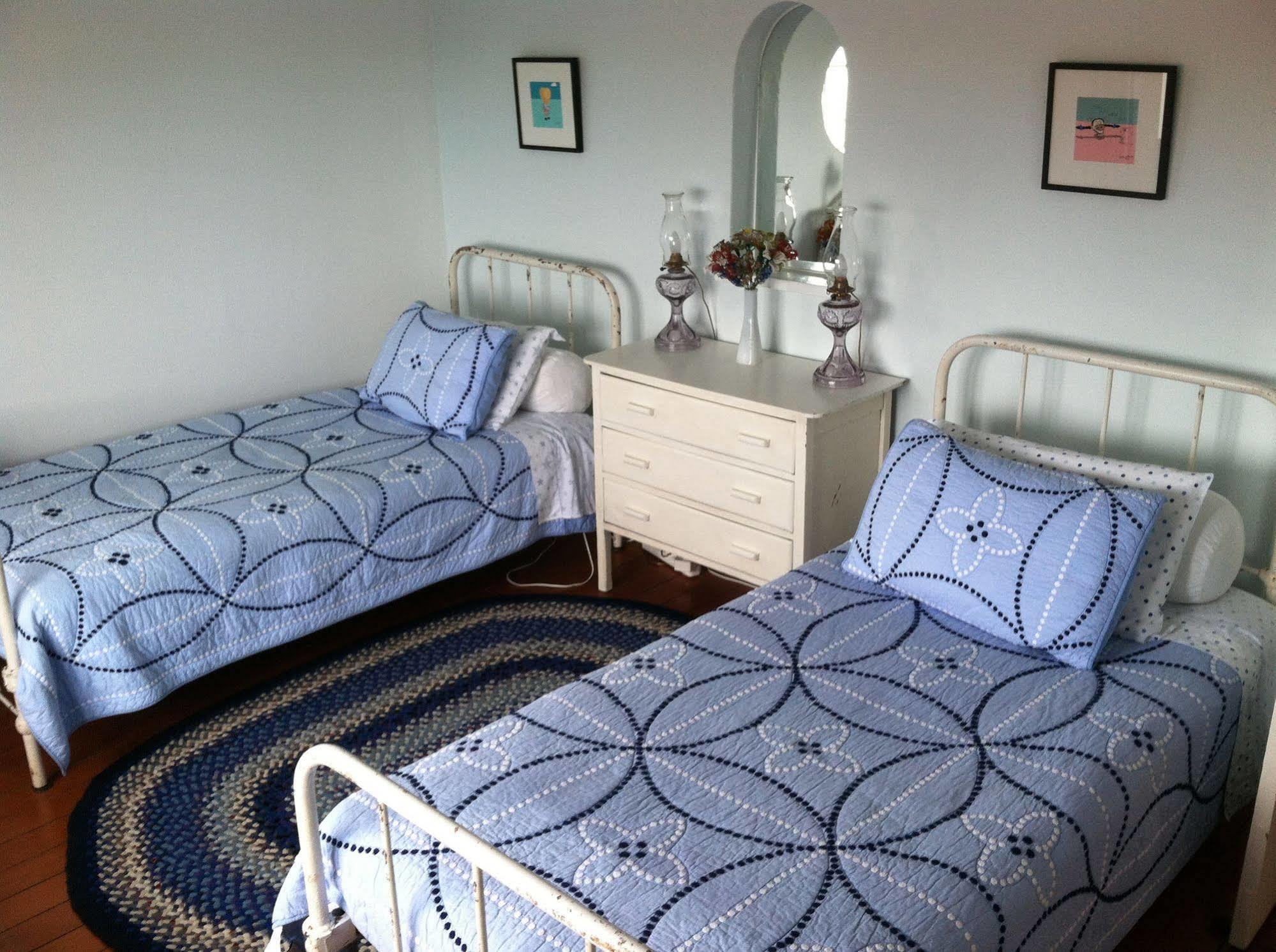 Blue On Blue Bed And Breakfast St. James Eksteriør billede