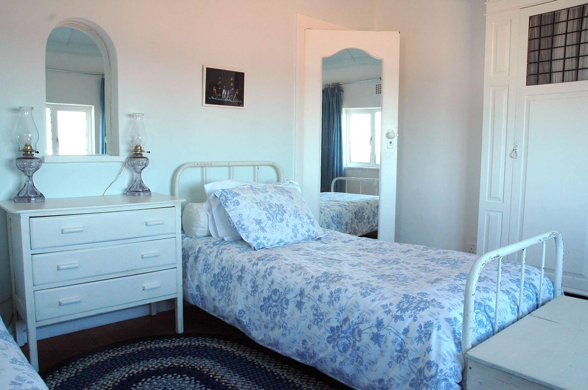 Blue On Blue Bed And Breakfast St. James Eksteriør billede